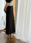 Midi premium linen dress in black.
